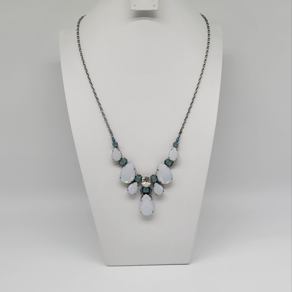 Sorrelli White and Blue Opal Swarovski Crystal Bib Cluster Necklace Silver Tone - Picture 4 of 6